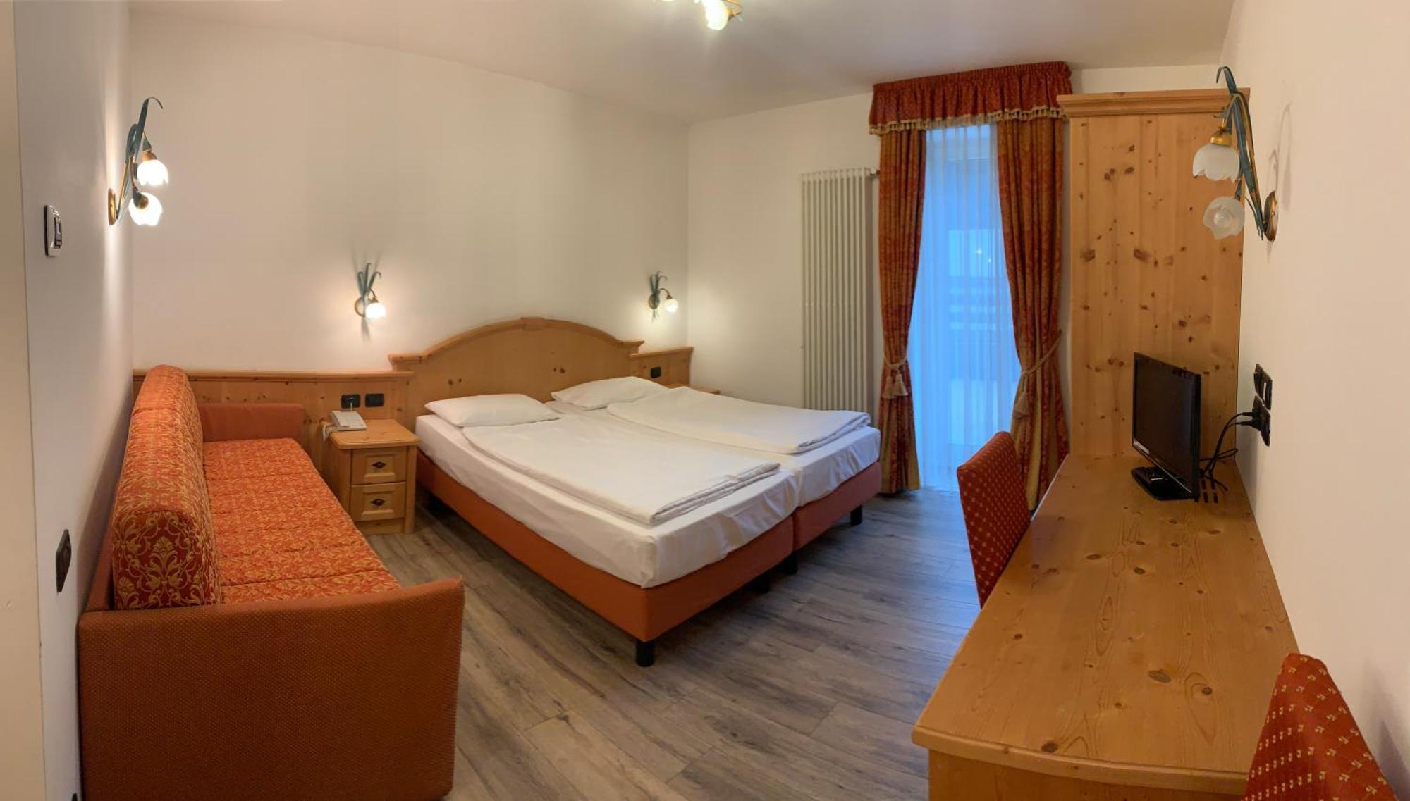 Hotel Laurin Canazei Exterior photo